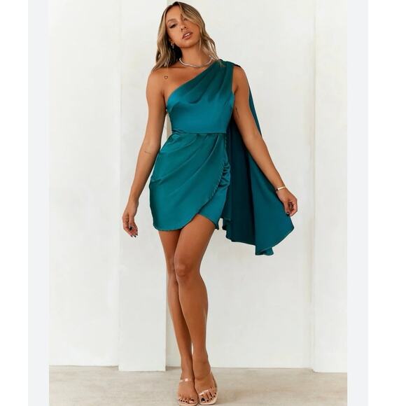 NWT Hello Molly Show Up For You Satin One Shoulder Mini Dress Green Size 4 - Picture 1 of 8